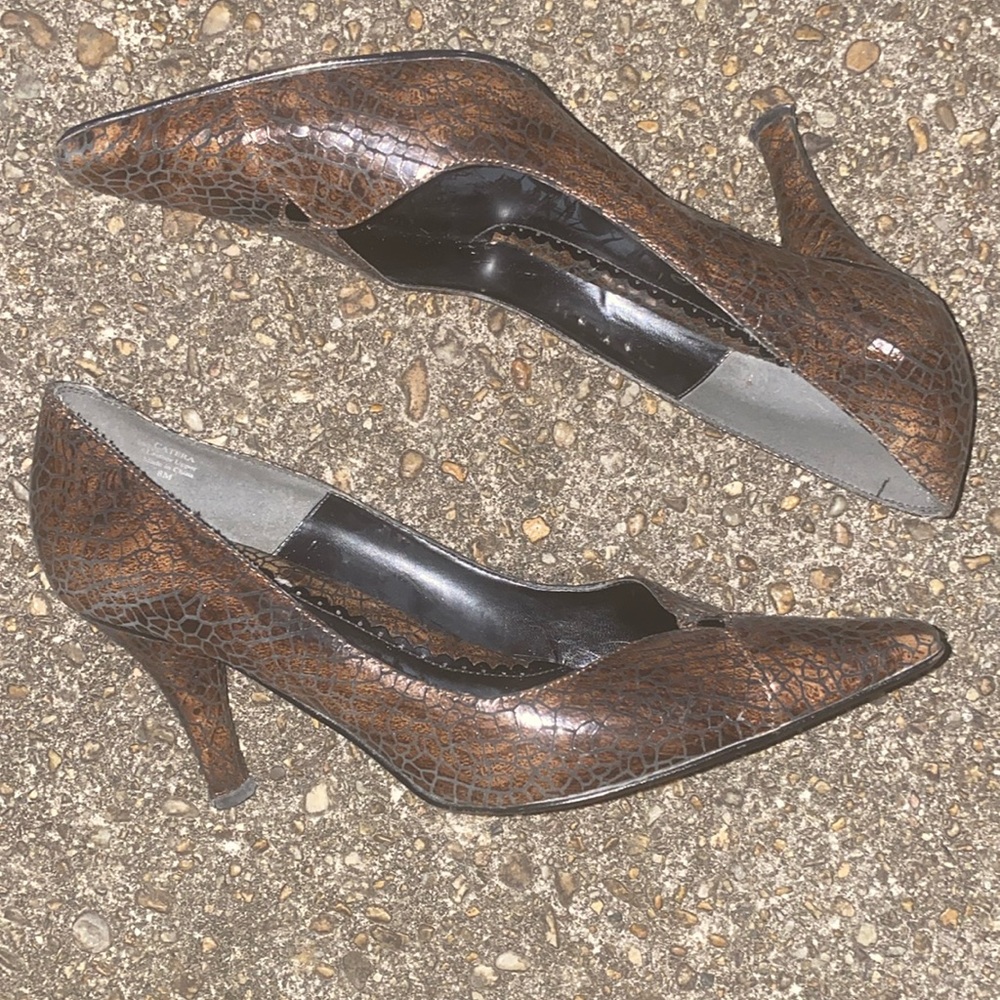 Leather Snakeskin Heels by J. Renee. Size 8M (women) - Picture 3 of 9